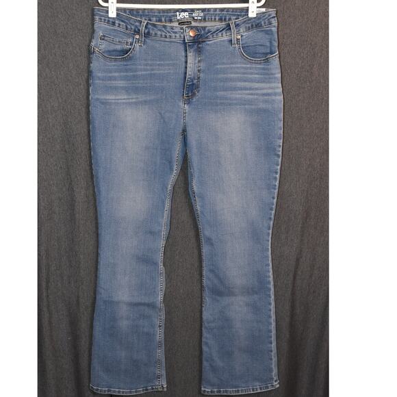 Lee Riders Women's 18M (35x30 actual) Slim Fit Boot Cut Mid Rise Denim Jeans - Picture 1 of 8